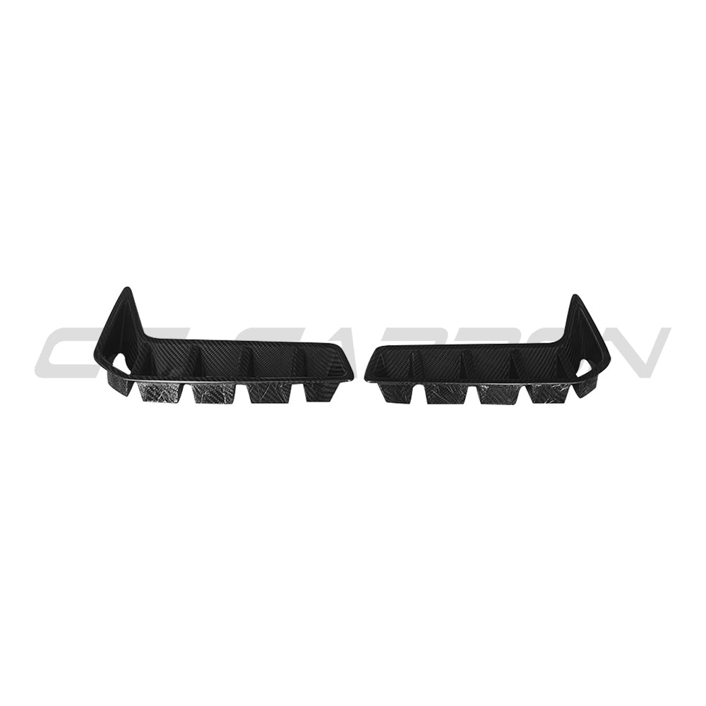 BMW G05 X5 LCI 2024+ CT Carbon front vent add-on made of carbon fiber, shown on the vehicle's front grille area.