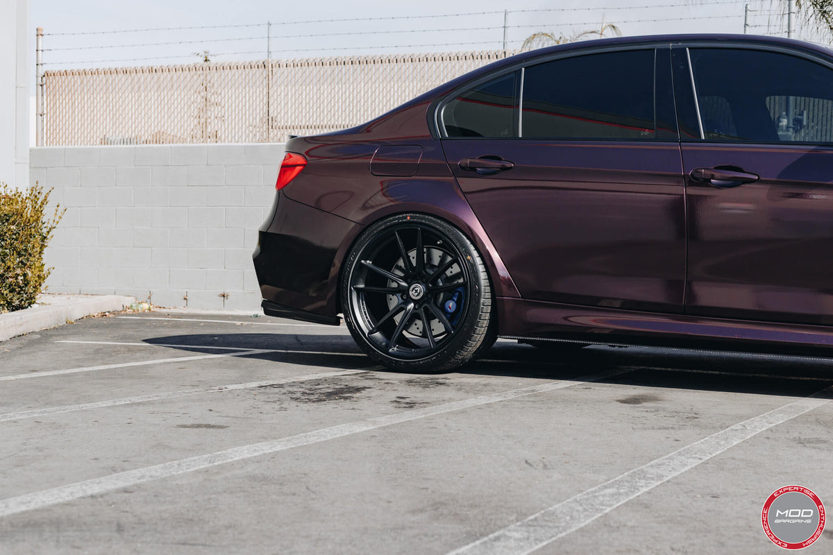 HRE PERFORMANCE WHEELS FF04 wheels with multi-spoke design and metallic finish on a car rim.