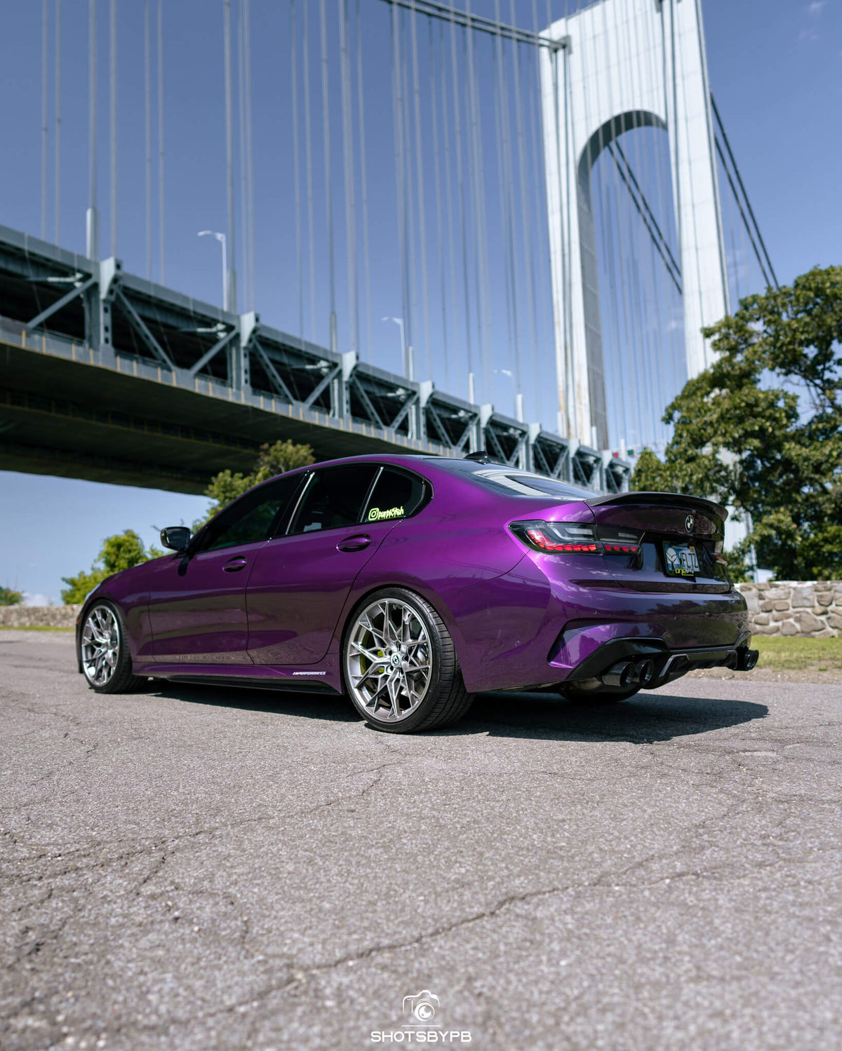HRE PERFORMANCE WHEELS FF10 alloy wheels with multi-spoke design, showcased on a vehicle in a close-up view.