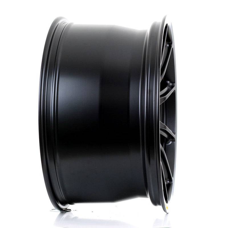 2Forge ZF8-R fully forged wheels with sleek multi-spoke design, showcasing their high-performance automotive wheel style.