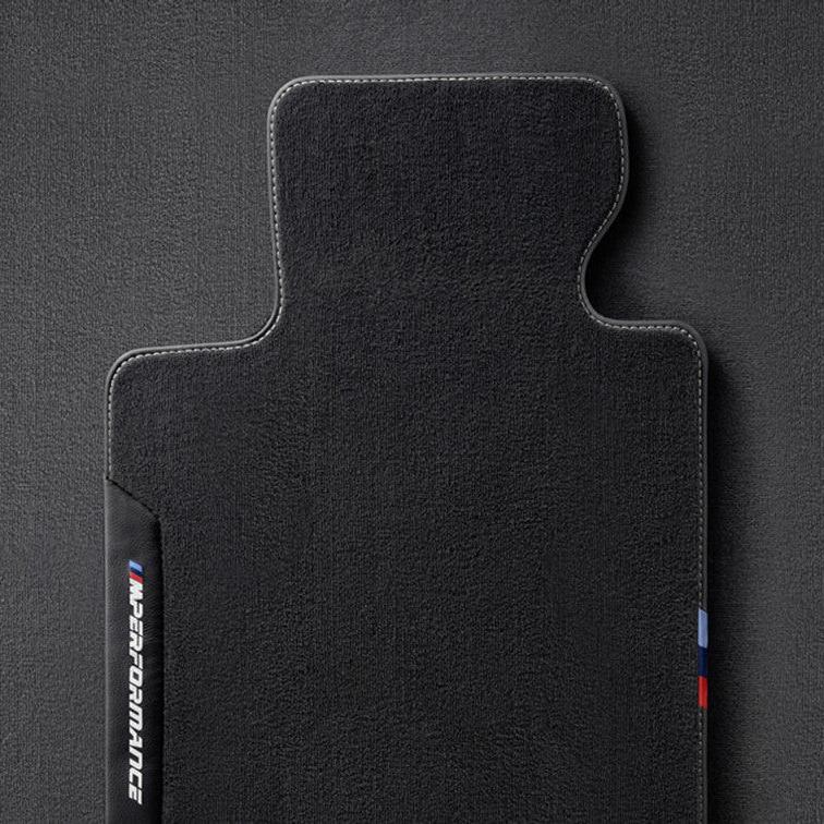 Genuine BMW G20 G21 M Performance velour floor mats, black with BMW logo, for car interior protection and style.