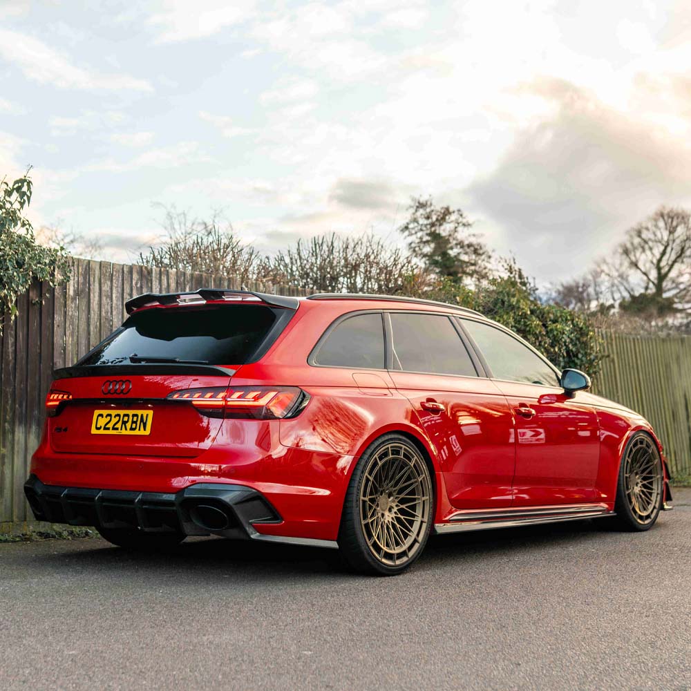 Audi RS4 B9.5 carbon fibre kit by CT Design, featuring carbon fibre accents and components on the car's exterior.