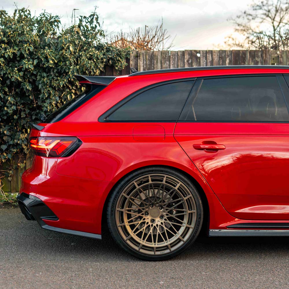AUDI RS4 B9.5 CT Design carbon fibre kit, showcasing sleek carbon fibre components on the high-performance vehicle.