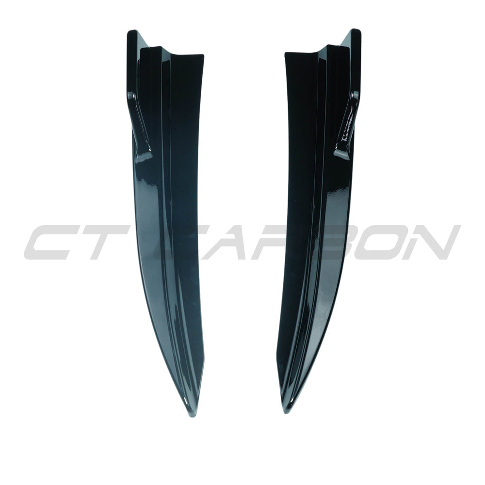 BMW 3 Series G20 2018+ gloss black rear bumper corners accessories by CT Carbon, close-up view of the sleek, high-quality car accessories.