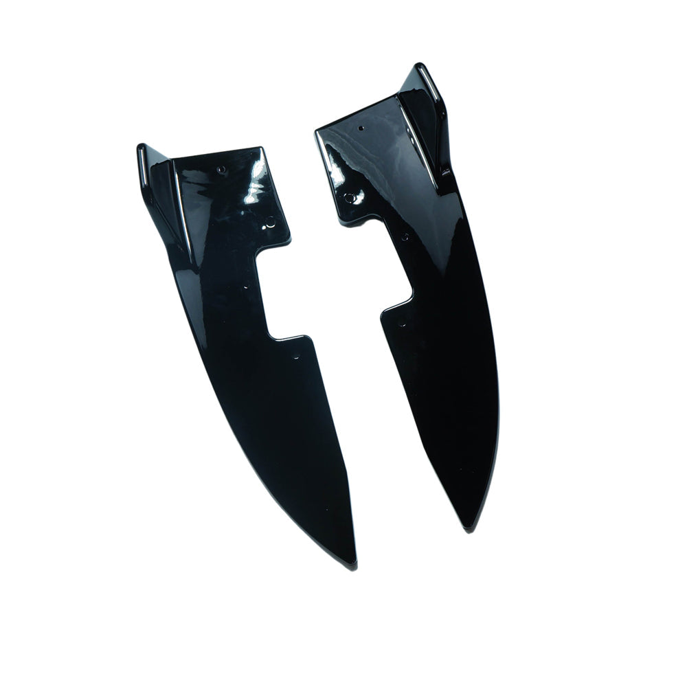 BMW 4 Series G22/G23 2020+ CT Carbon gloss black rear bumper corner accessories, close-up view of the fitted car parts.