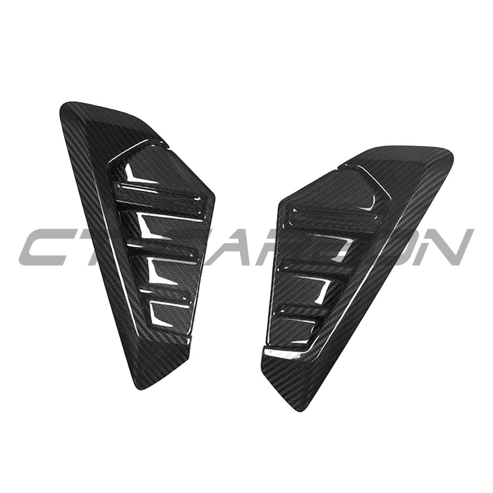 BMW G05 X5 LCI 2023 carbon fibre fender trim kit by CT Carbon, showing close-up of sleek, lightweight carbon fibre fender accents.