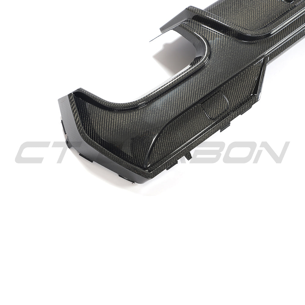 BMW G22 4 Series 2020+ Carbon Fibre Kit by CT Carbon, showing close-up of the carbon fibre parts and detailed finish.