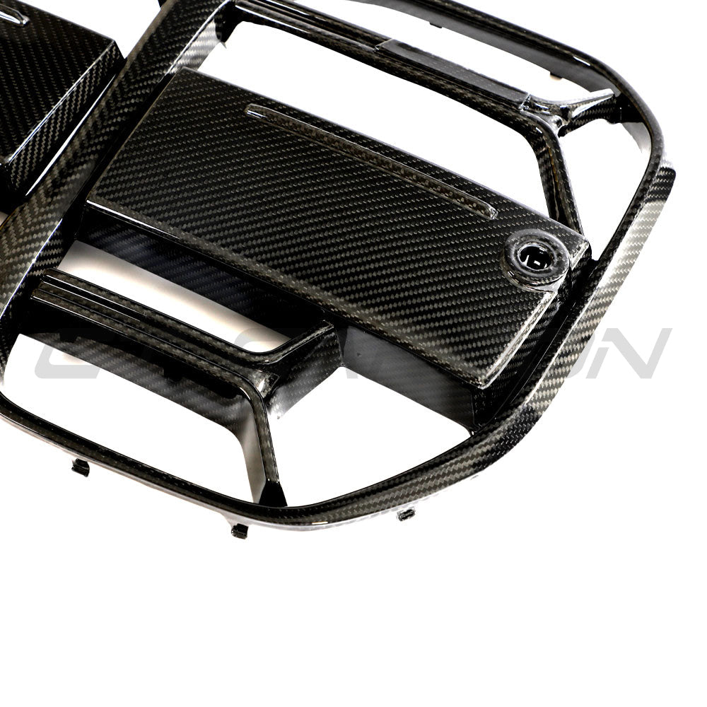 BMW 4 Series 2020+ G22 G23 CT Carbon CSL grille in carbon fiber, without ACC, showing the sporty front grille design.