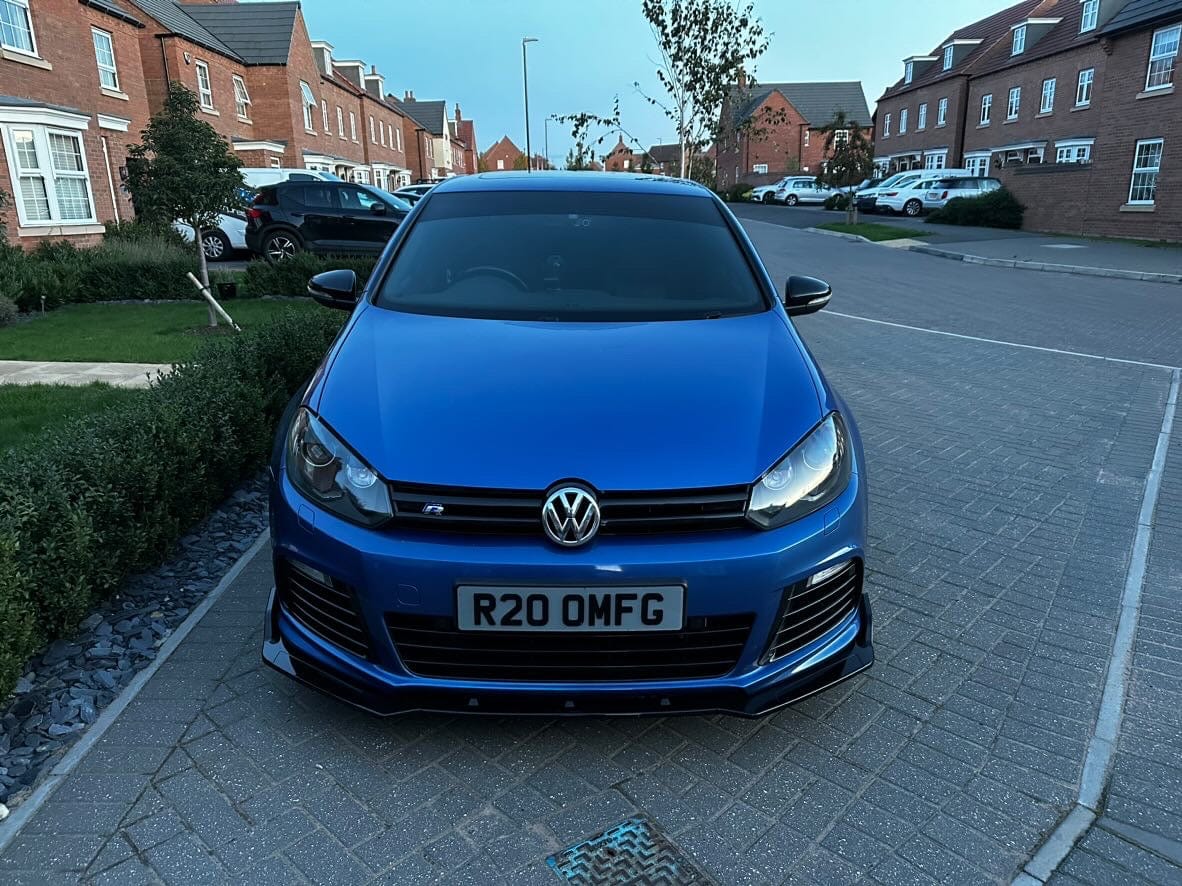 Volkswagen Golf R20 MK6 2009-2013 CT Carbon gloss black splitter installed on front bumper.