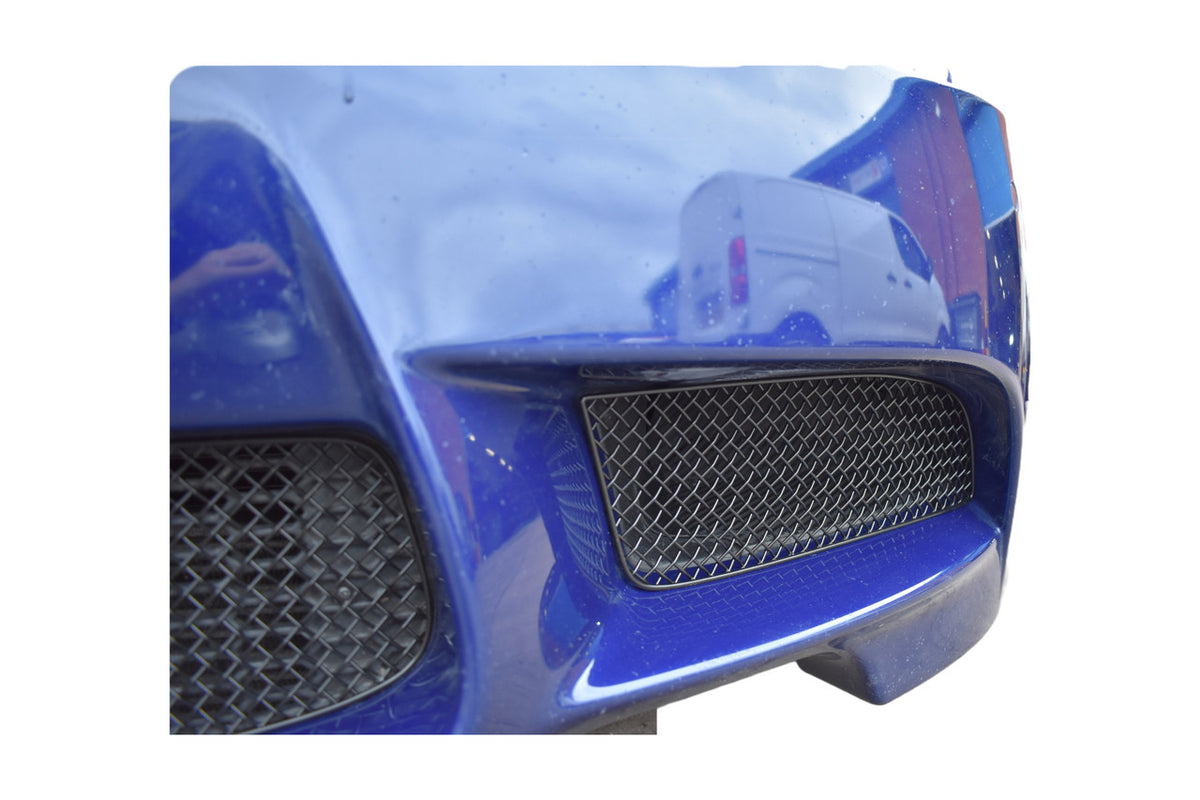BMW E92 M3 front grille set by ZunSport, showcasing sleek black grille design for enhanced sporty appearance.