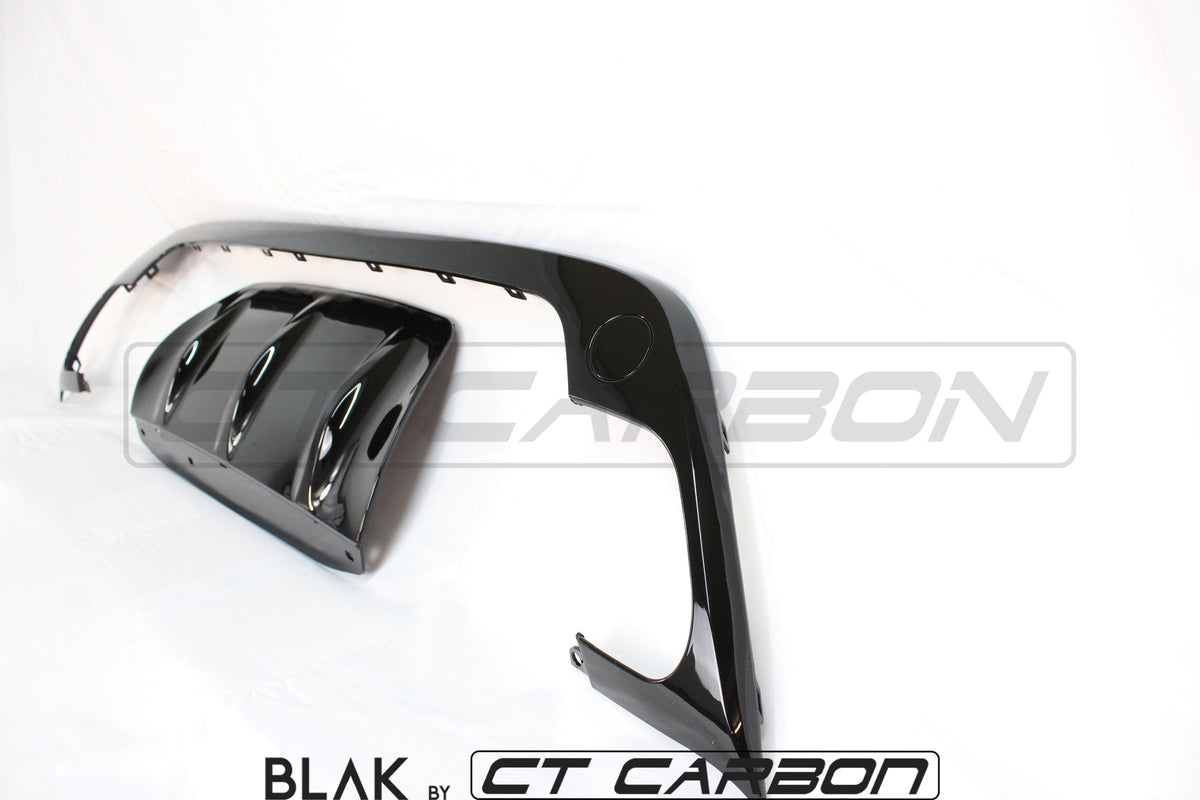 Full black edition trim kit for Range Rover Velar by CT Carbon, featuring black accents and styling enhancements for 2017+ models.