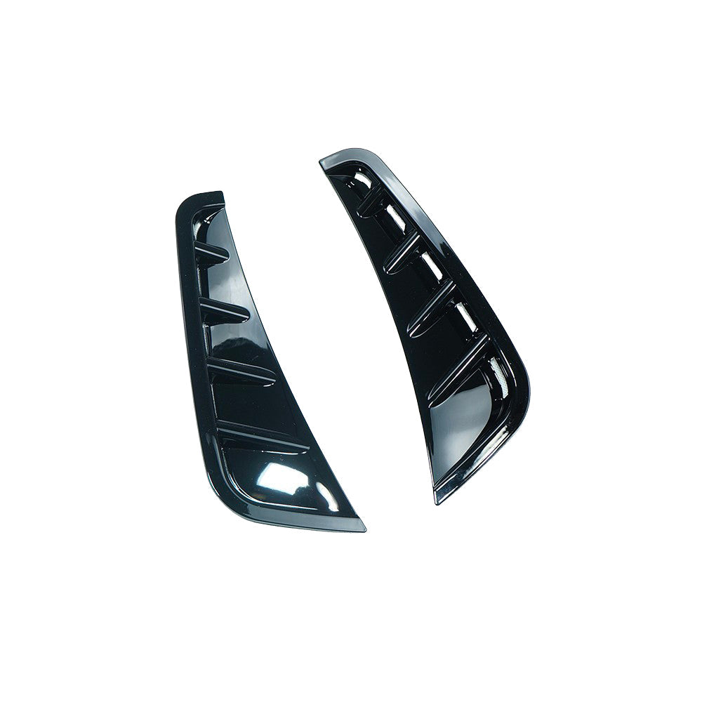Gloss black front bumper corners for Mercedes C43 and C-Class W205 facelift, made by CT Carbon, designed as car accessories.
