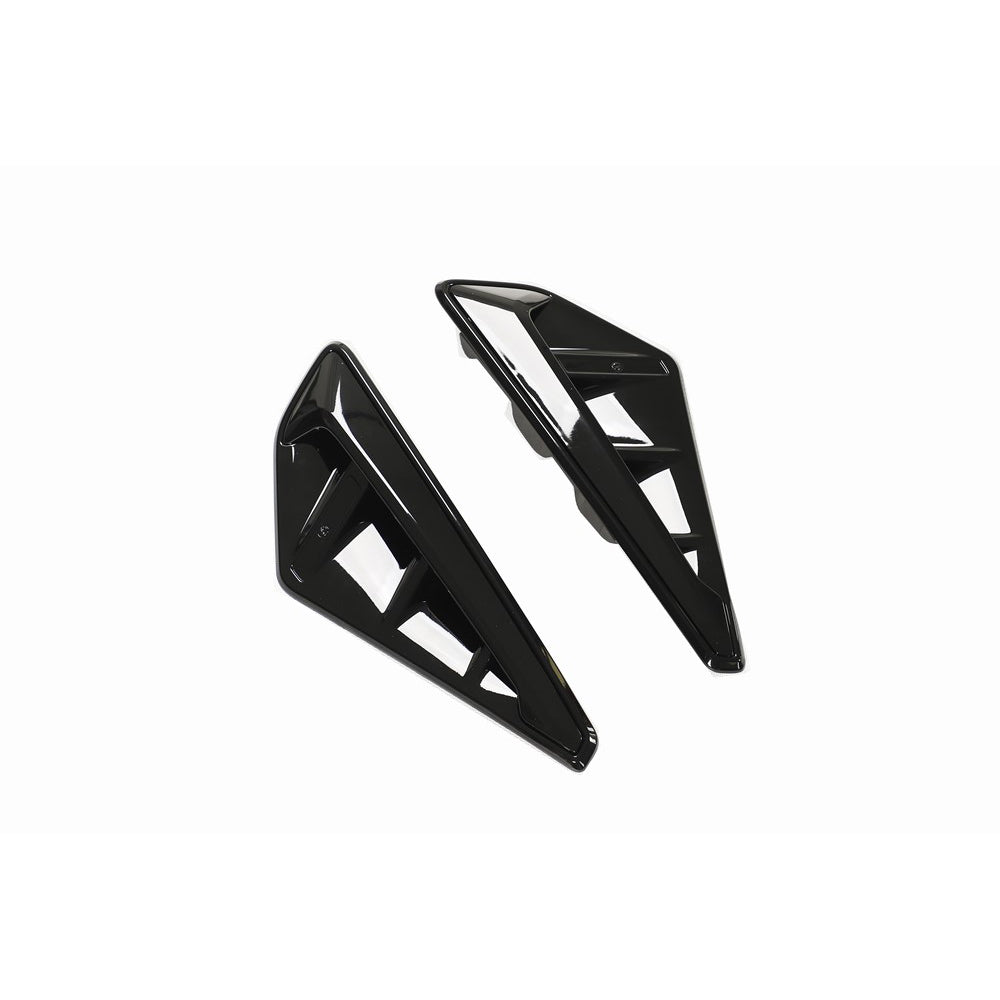 BMW G05 X5 gloss black fender trim accessory by CT Carbon, close-up view of sleek, high-quality vehicle exterior detail.