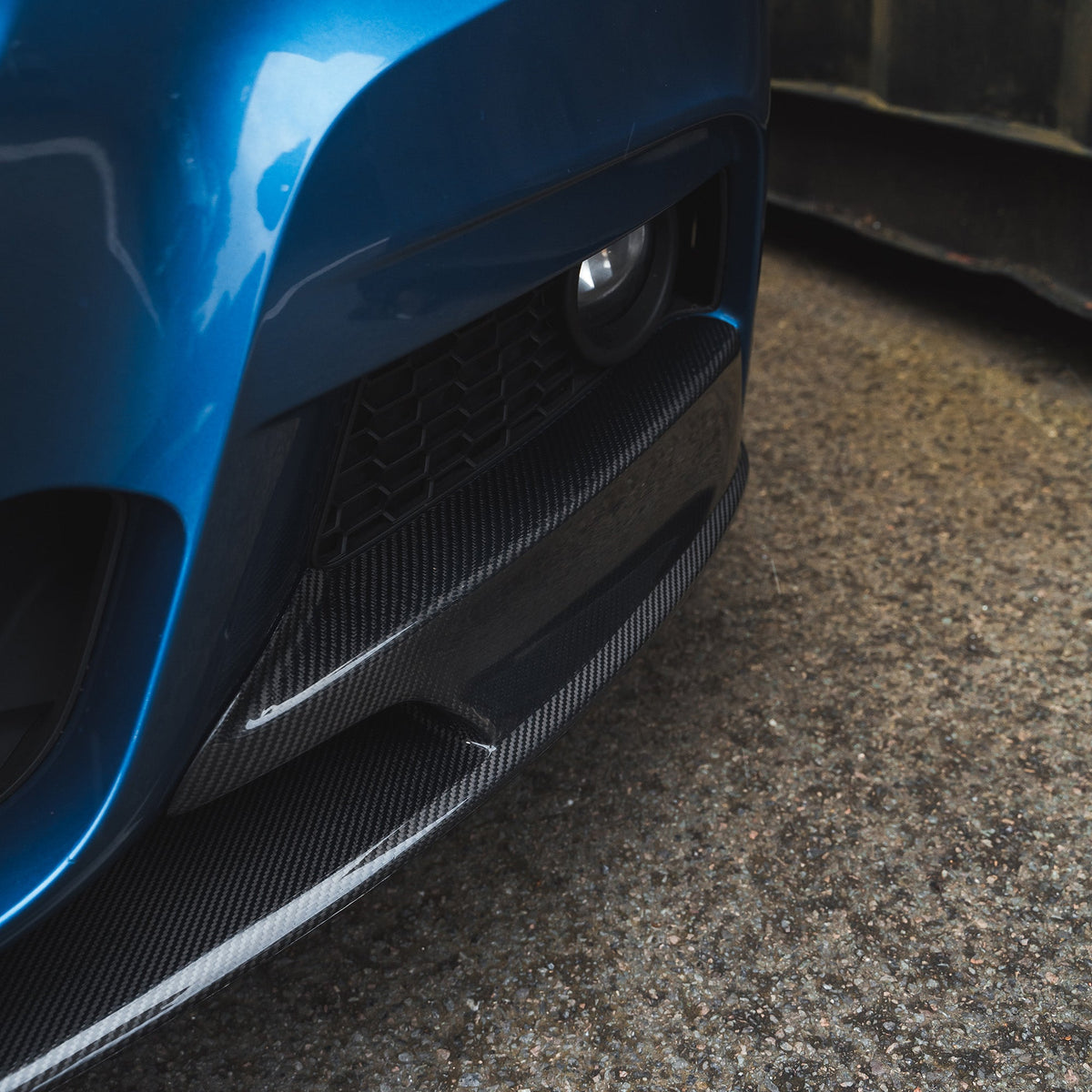 Full BMW F30 3 Series saloon with CT Carbon full carbon fiber kit, showcasing sleek carbon fiber accents on the car's exterior.