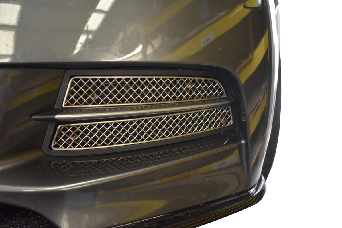 ZunSport front grille set for BMW M135i, showcasing the stylish and durable grille design on the vehicle's front end.